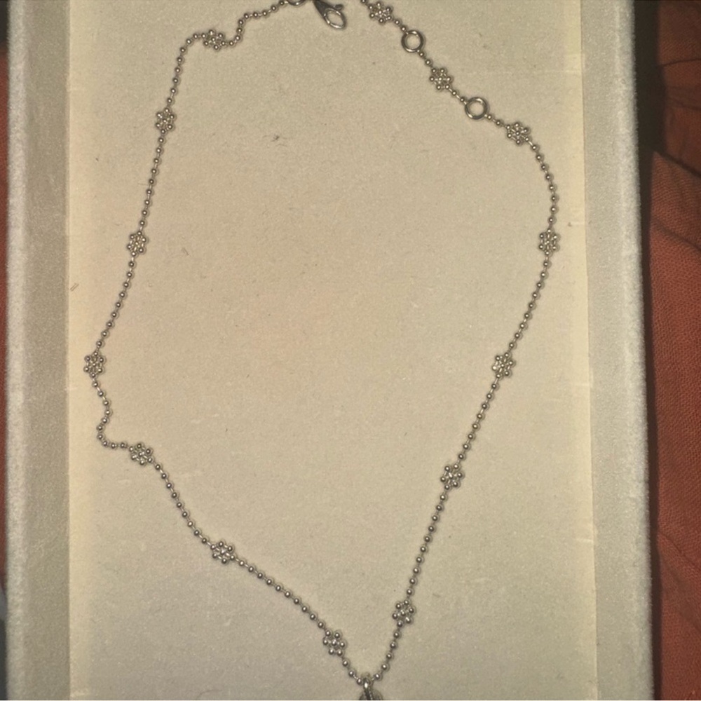 Gucci silver Logo Pendant Necklace Minimalist Design - Picture 4 of 4